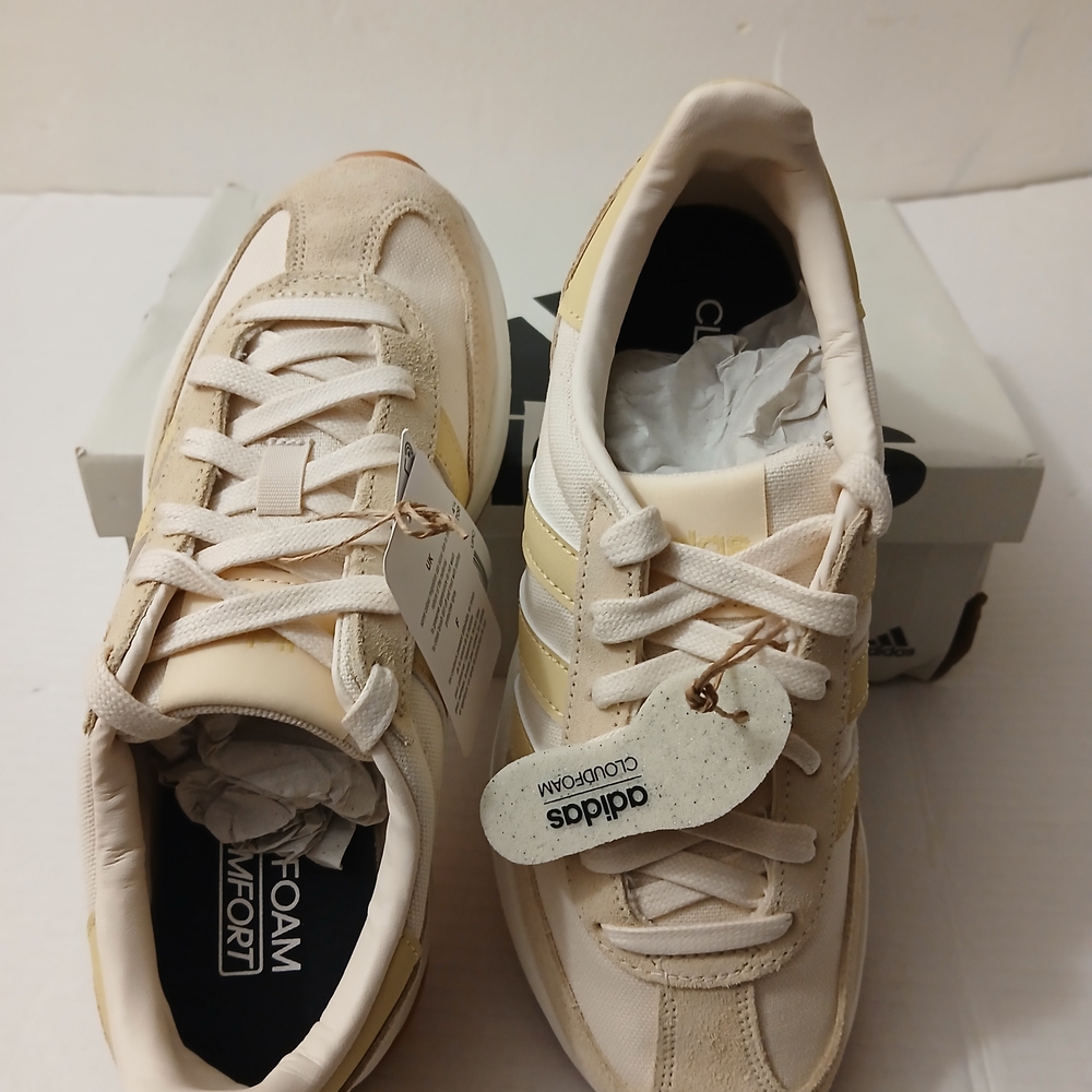 Adidas Women's Cream Sneakers Size 6 New $55 - Picture 3 of 13
